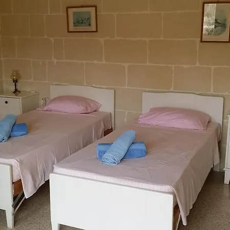 Maryanne-joe Flats Marsalforn