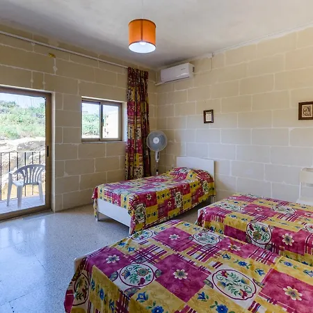 Maryanne-joe Flats Apartament Marsalforn