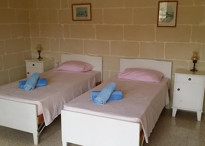 Maryanne-joe Flats Marsalforn